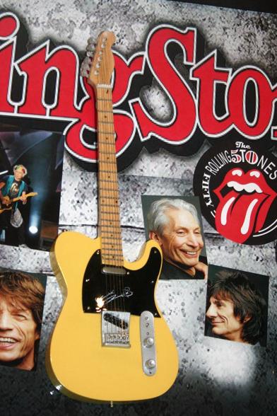 Bild Rolling Stone mit 3 Modellgitarren