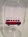 Glasflasche mit Sujet Bulli rot